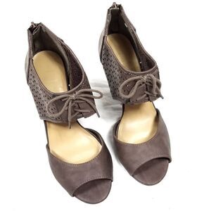 Attention Perforated Lace Up Peeptoe Heels Brown Size 7